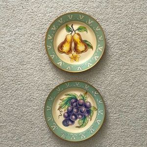 Bundle of (2) Two 8” Decorative Plates